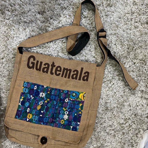 Beautiful Guatemalan Bag - Picture 2 of 4